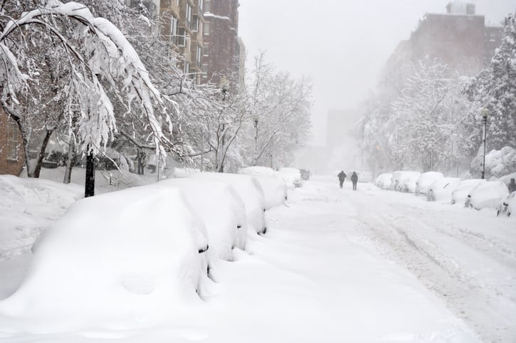 tormenta, coches, ventisca, MundoNOW, nevado
