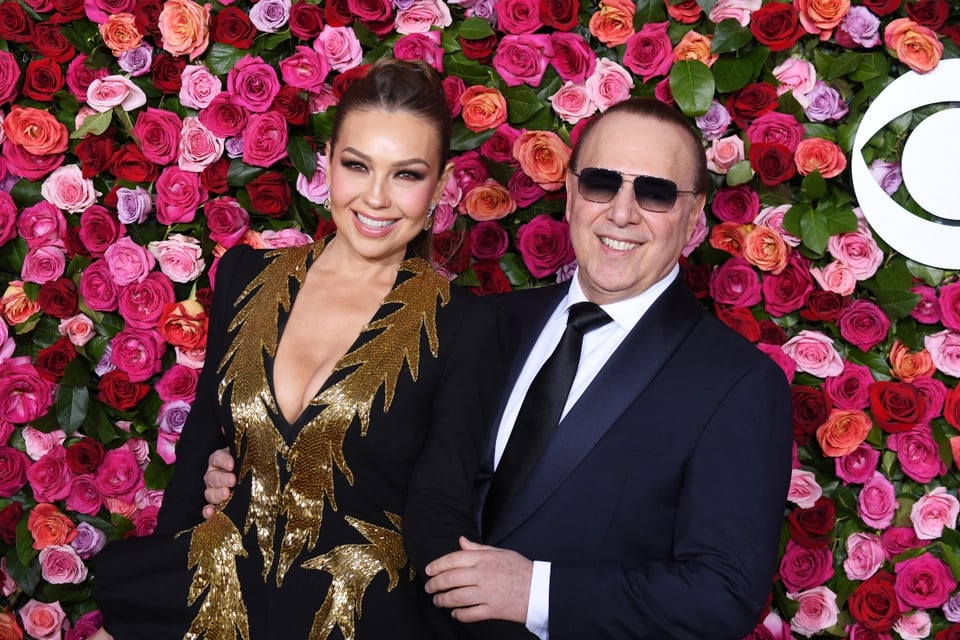En medio de rumores de separación Thalía y Tommy Mottola confirman sospechas en el cumpleaños de la cantante featured image
