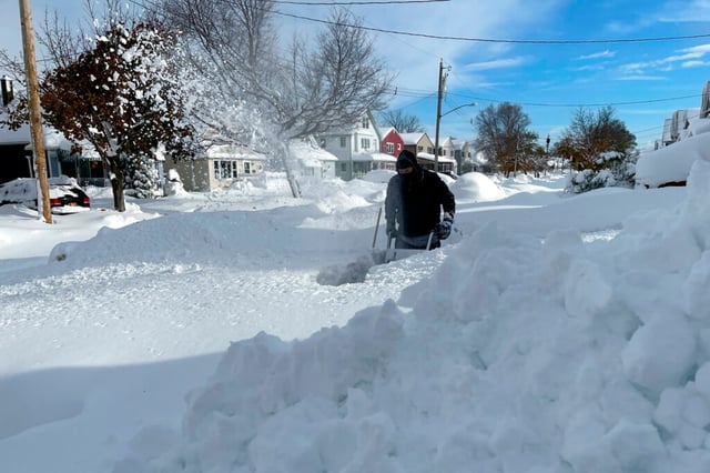 Winter storm in New York leaves three dead (PHOTOS)