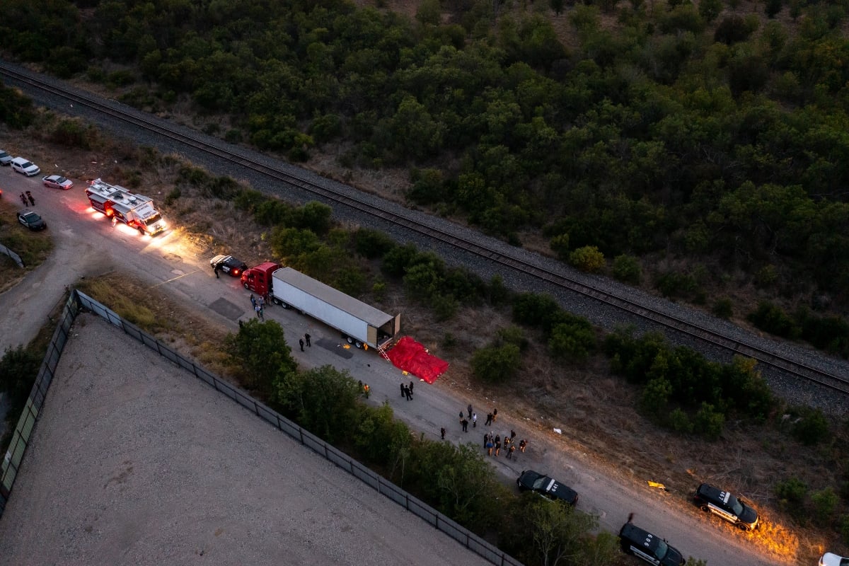 LO ÚLTIMO: Repatrian cuerpos de 16 migrantes fallecidos en el «Tráiler de la muerte»