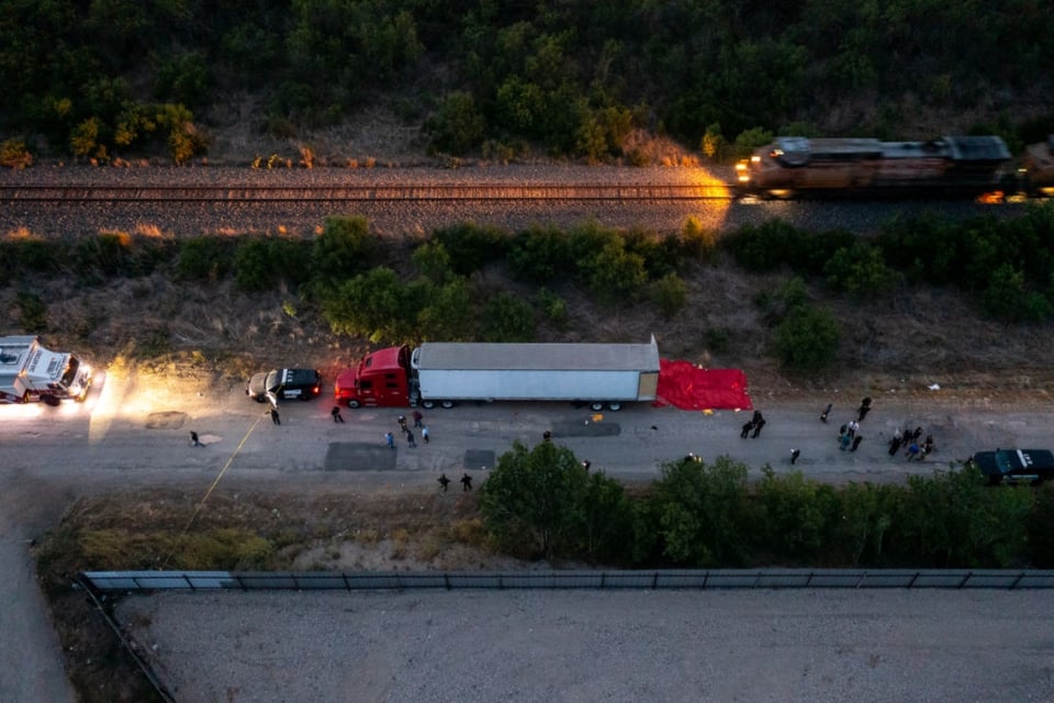 Aseguran que chofer de tráiler donde murieron 53 migrantes manejaba en estado inconveniente