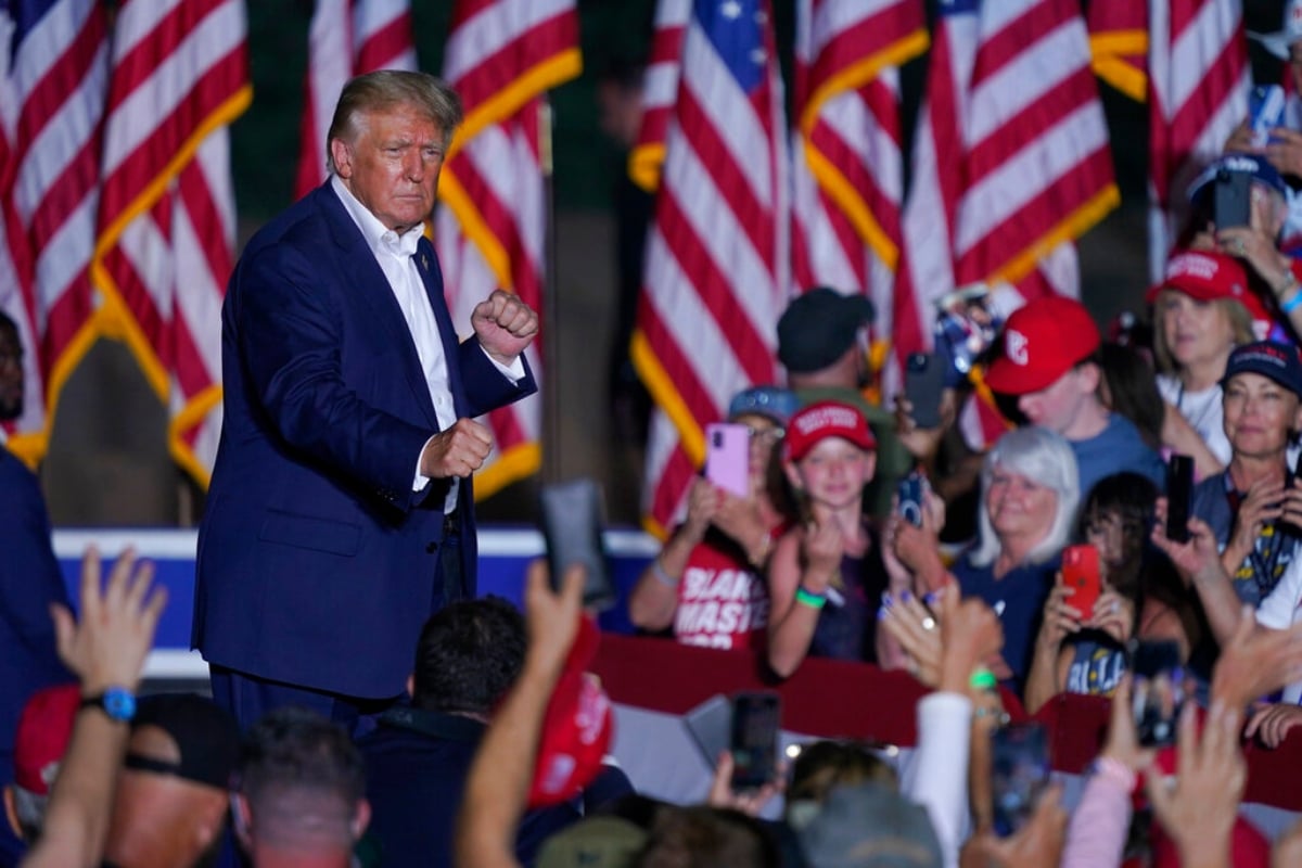 Trump pide condición para testificar y comisión le responde