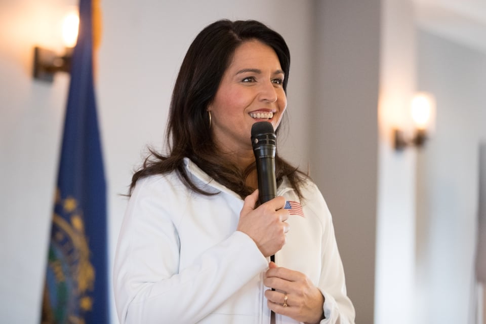 Tulsi Gabbard anuncia su salida del partido demócrata y los tacha de «elitistas»