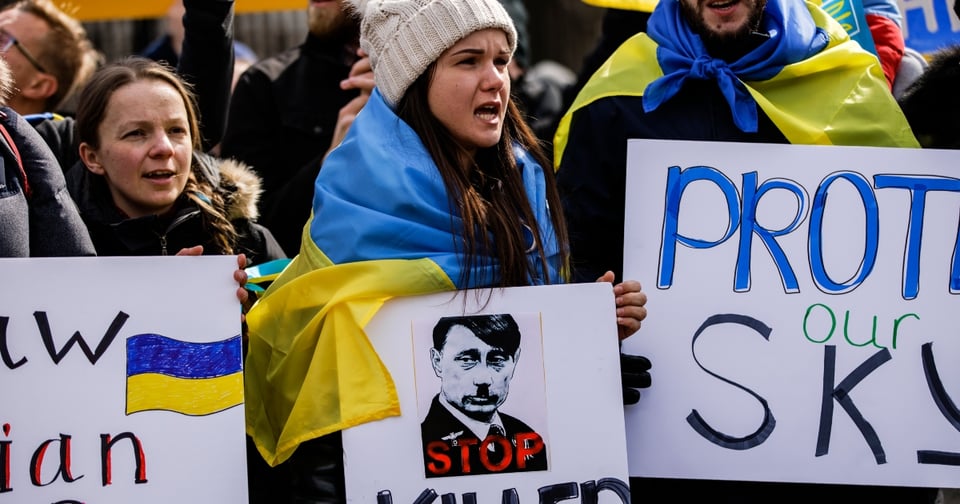 Mientras Zelensky ‘culpa’ a Biden por la guerra, siguen incrementándose los castigos para Rusia