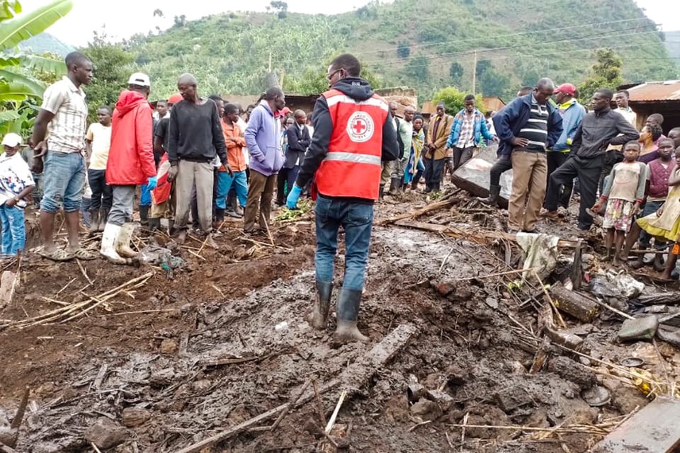 ¡Tragedia por lluvias! Deslave deja 15 muertos en Uganda featured image