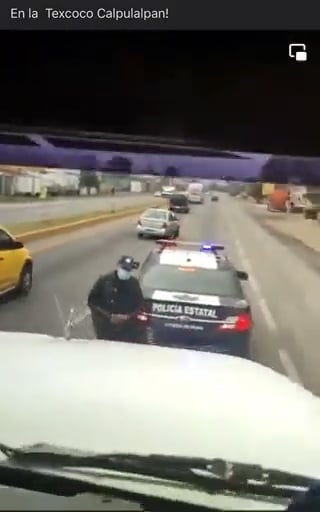 lleva colgado
