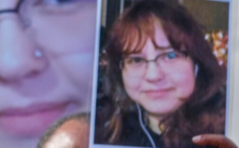 La madre de la quinceañera asesinada mientras se probaba su vestido rompe el silencio