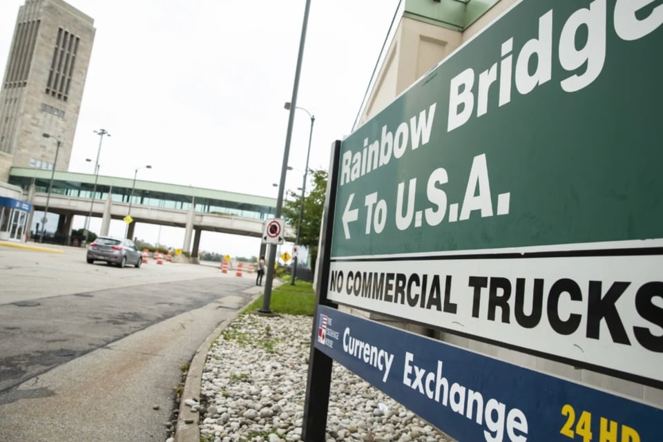 Kathy Hochul , gobernadora, Rainbow Bridge , Ontario, MundoNOW