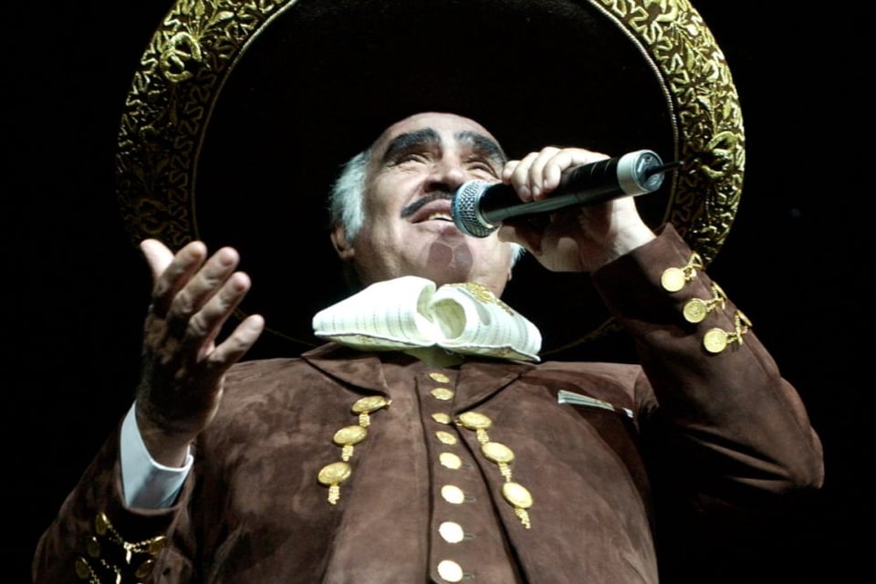 Mhoni Vidente da por muerto a Vicente Fernández (VIDEO)