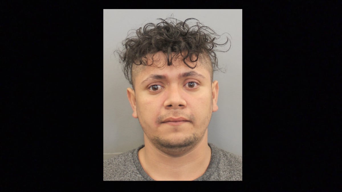 Víctor Jonatan Gallegos Betancourh fue detenido en Houston, Texas, tras el ataque a balazos de una mujer que aún se debate entre la vida y la muerte.