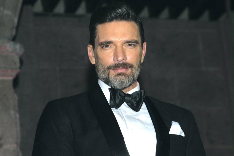 ¿Problemas en el paraíso? Julián Gil le responde a su esposa tras decir que se quiere divorciar