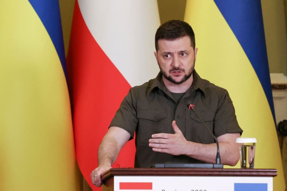 Volodymir Zelensky de Ucrania anuncia solicitud para unirse a la OTAN