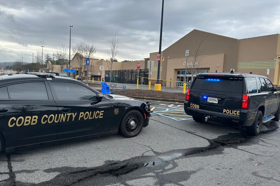 Confirman tiroteo en Walmart de Georgia