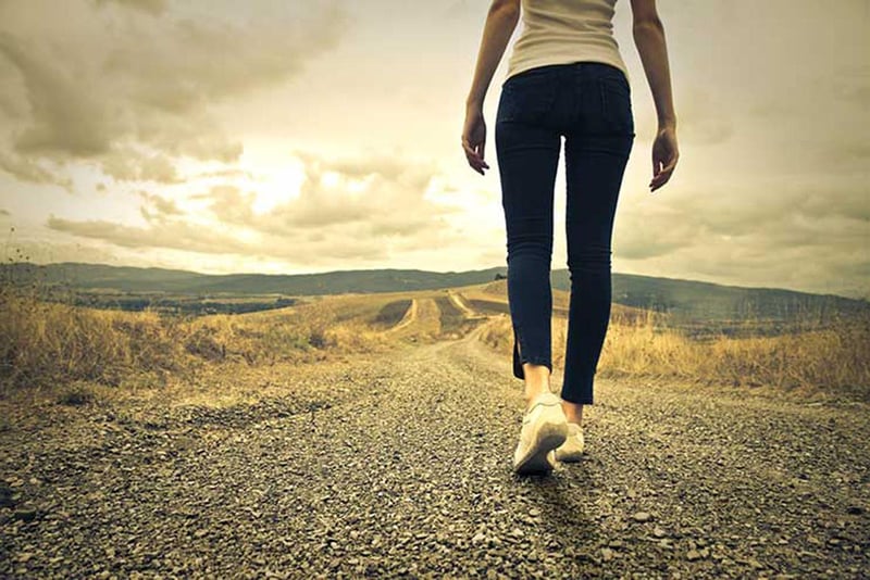 salud de las articulaciones, mujer haciendo ejercicio, caminando, MundoNOW, salud
