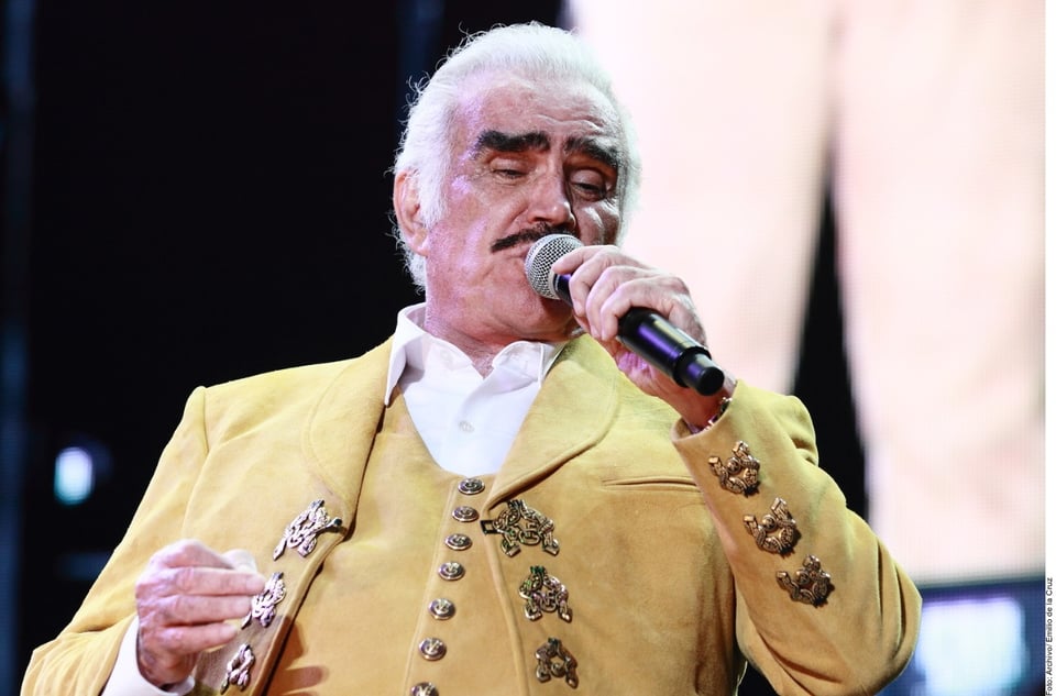 Alejandro Fernández llora desconsolado horas antes de la muerte de Vicente Fernández (VIDEO) featured image