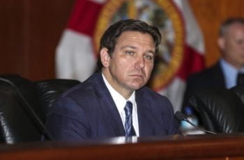 ¿Contra DeSantis?