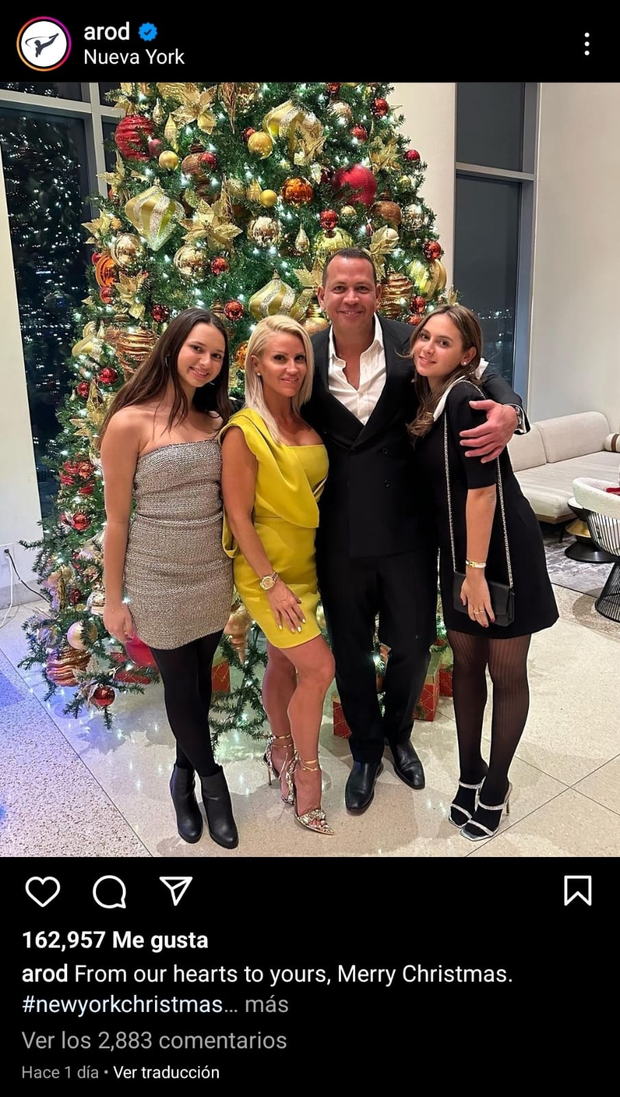 Alex receives criticism for a photo on social networks