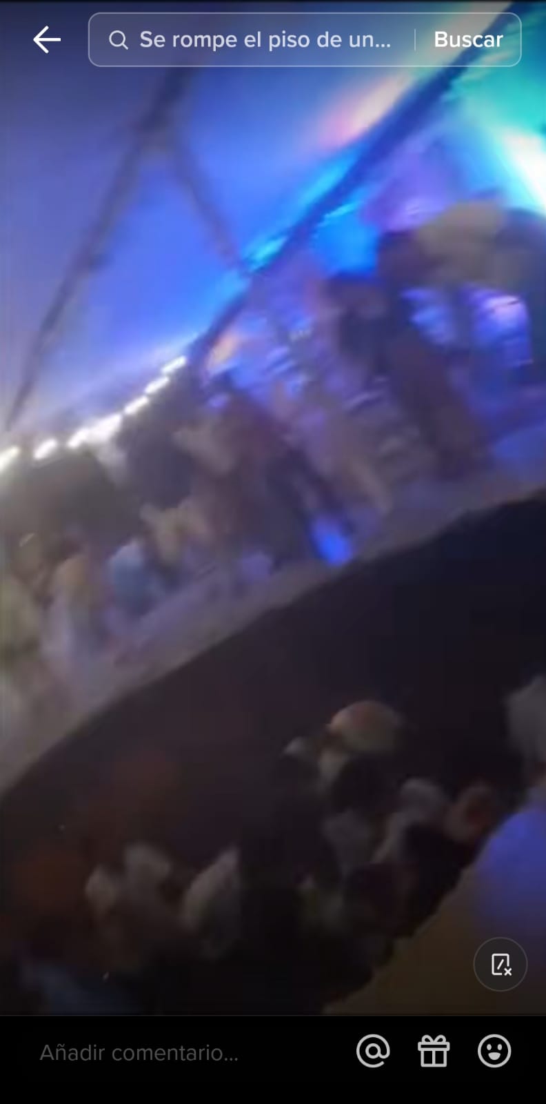 Sinkhole ends party and creates panic in attendees