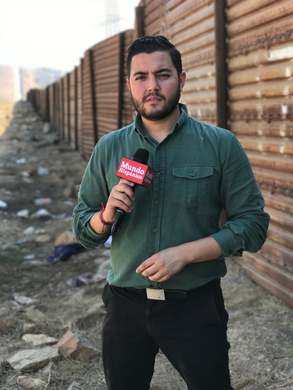 Award-winning journalist Carlos Moreno joins MundoNow
