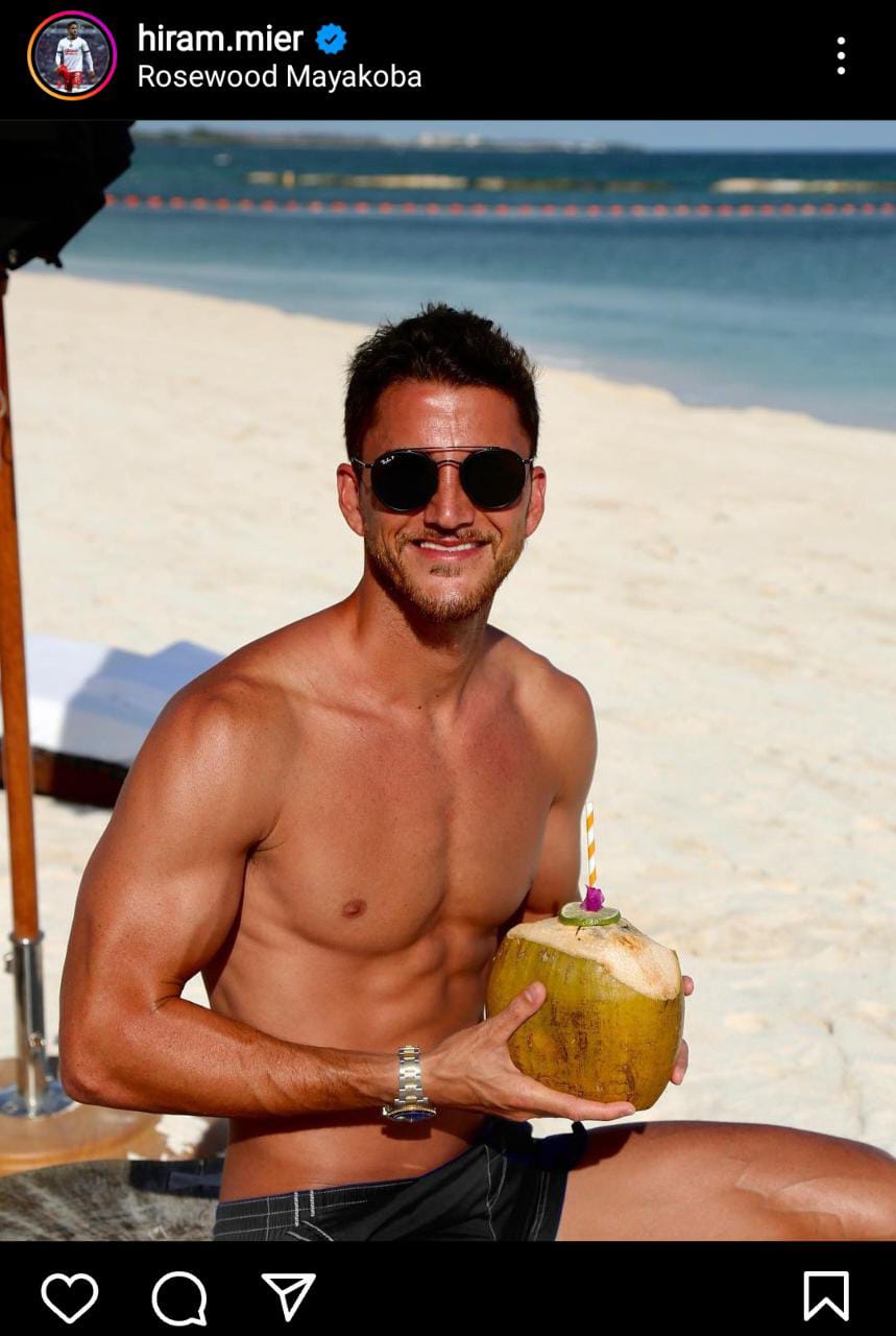 Hiram Ricardo Mier comparte fotos en la playa