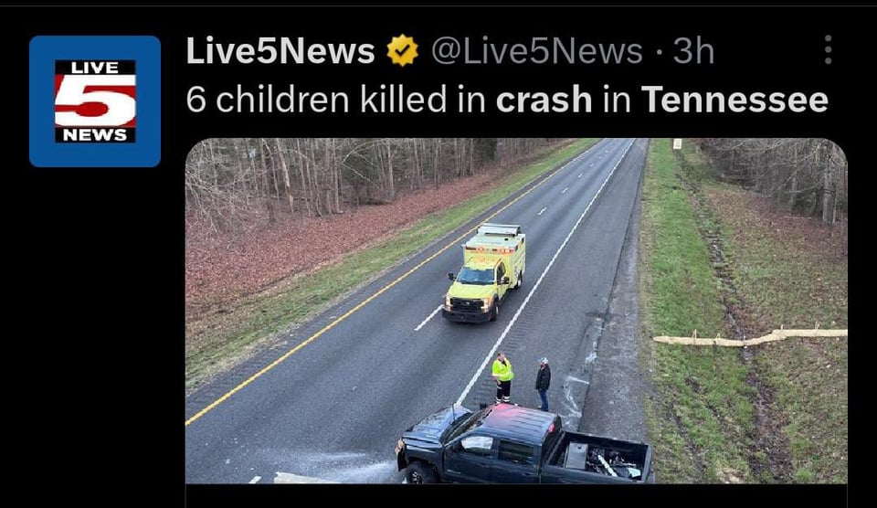 La carretera resultó cerrada por unas horas en la mañana del domingo
