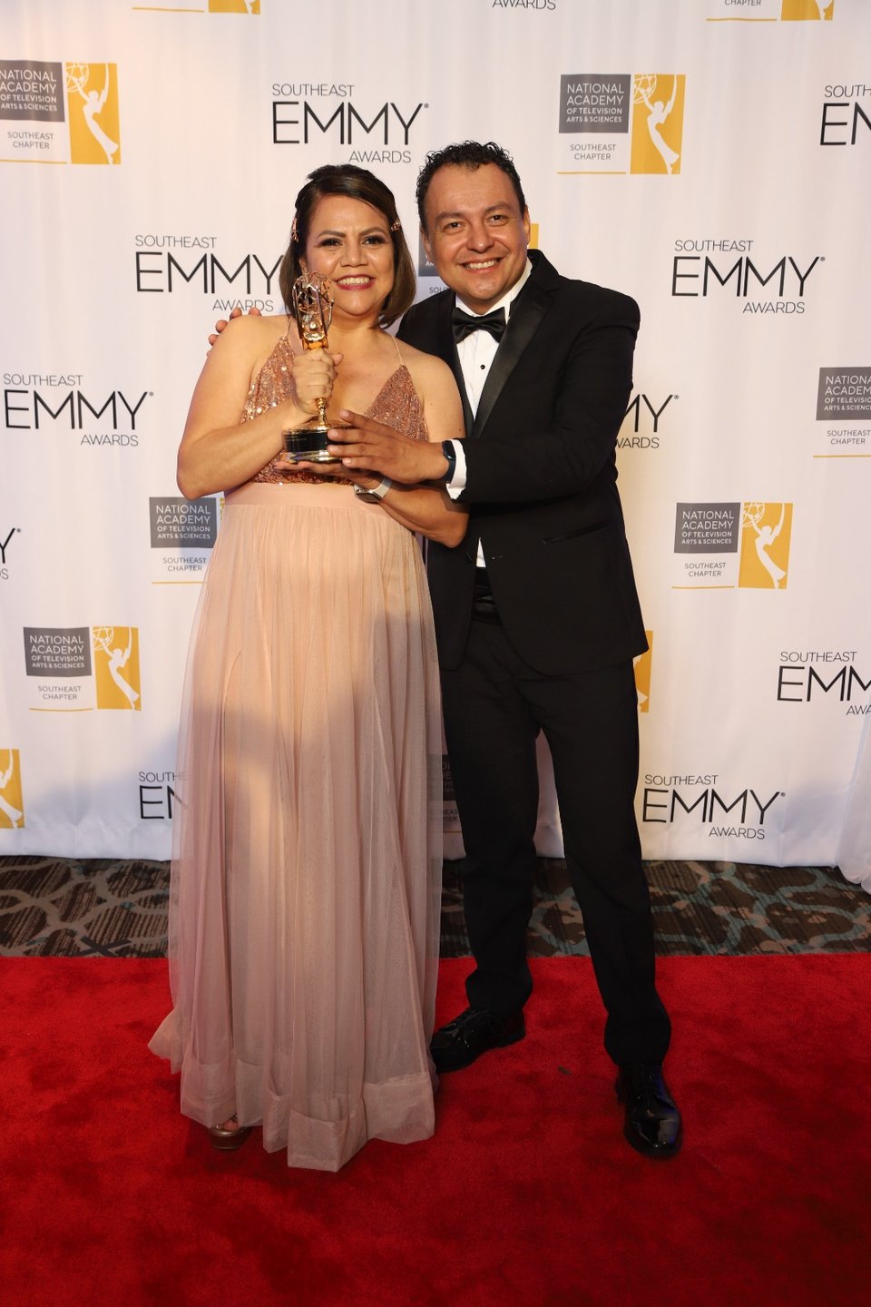 Miriam González, Alonso Bañuelas, MundoNOW, ganadores del Emmy, Southeast Emmy Awards