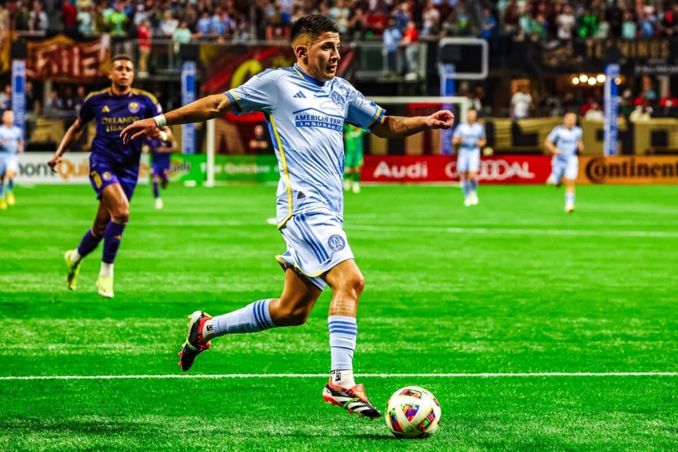 Brad Guzan, salvadas, portería a cero, veteranía, liderazgo.