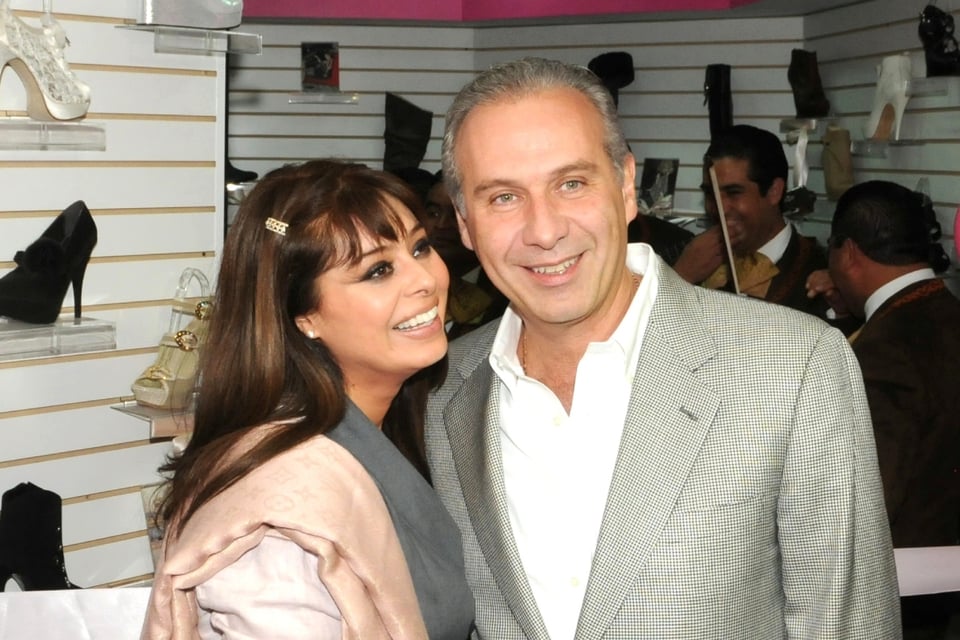 Yadhira Carrillo se reencuentra con su esposo Juan Collado