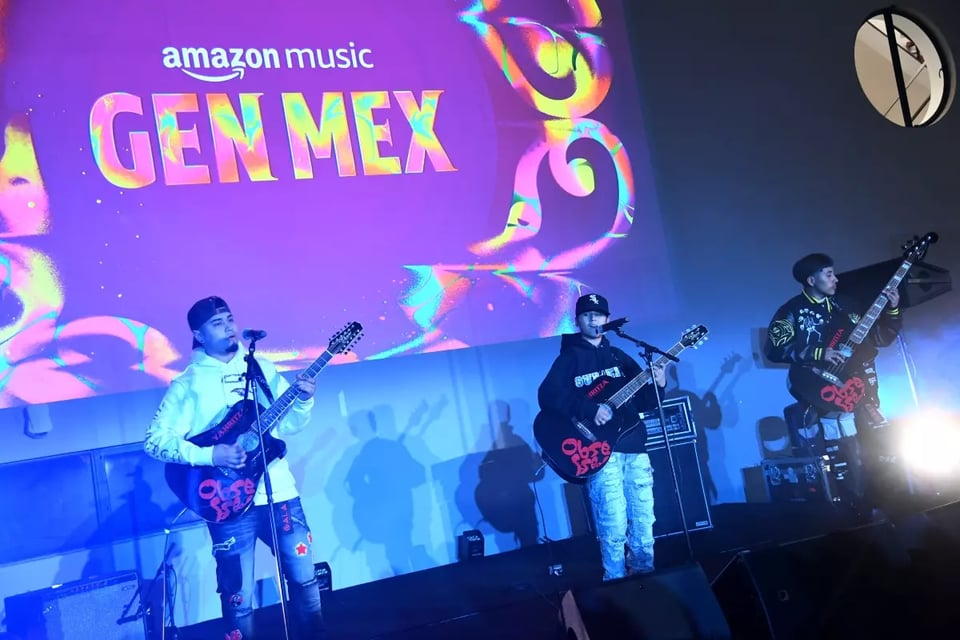 Comments, group, mourning, concert, Mexico