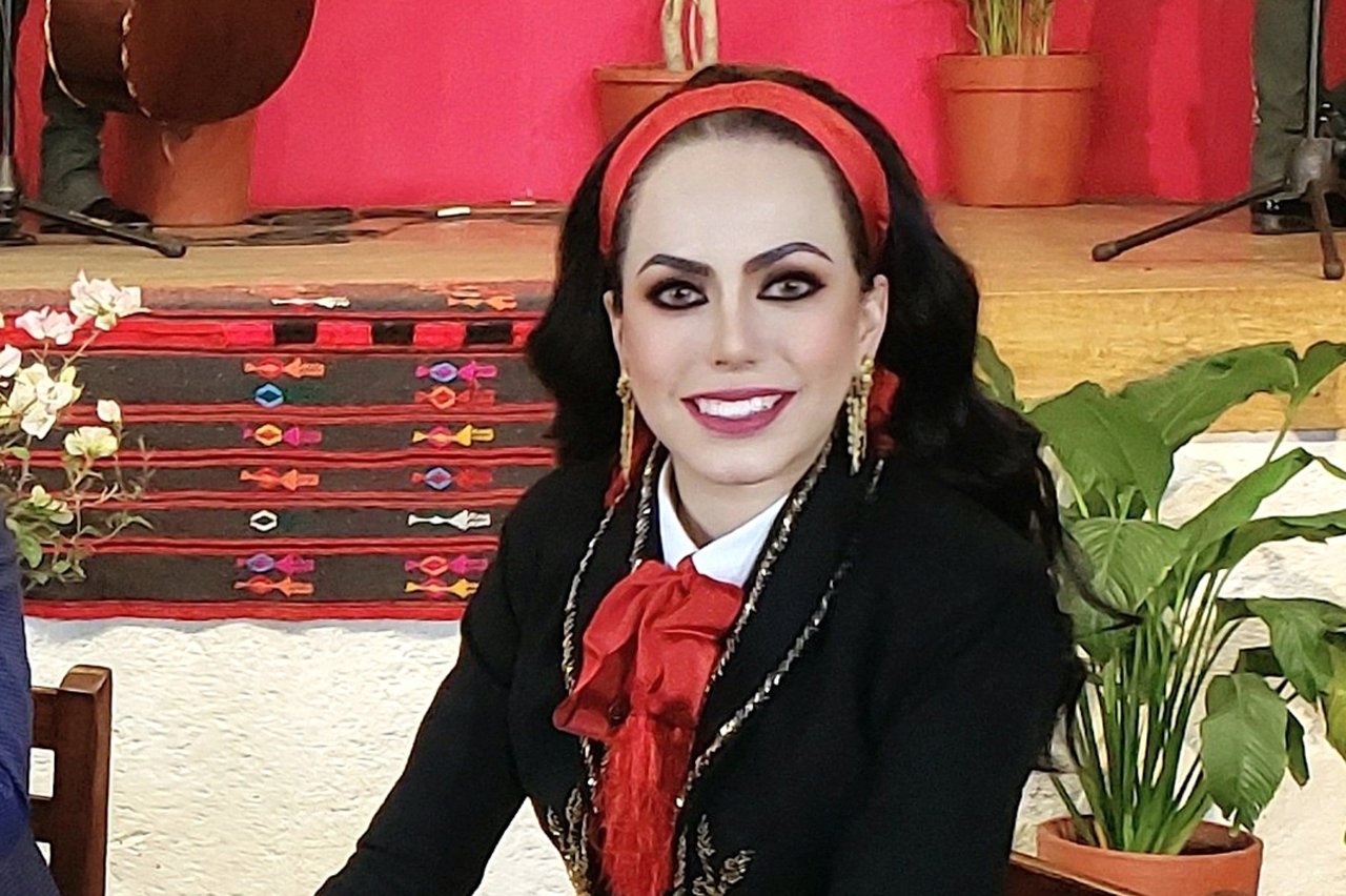Aseguran que el esposo de Yrma Lydya negociaba con el arma en la mesa
