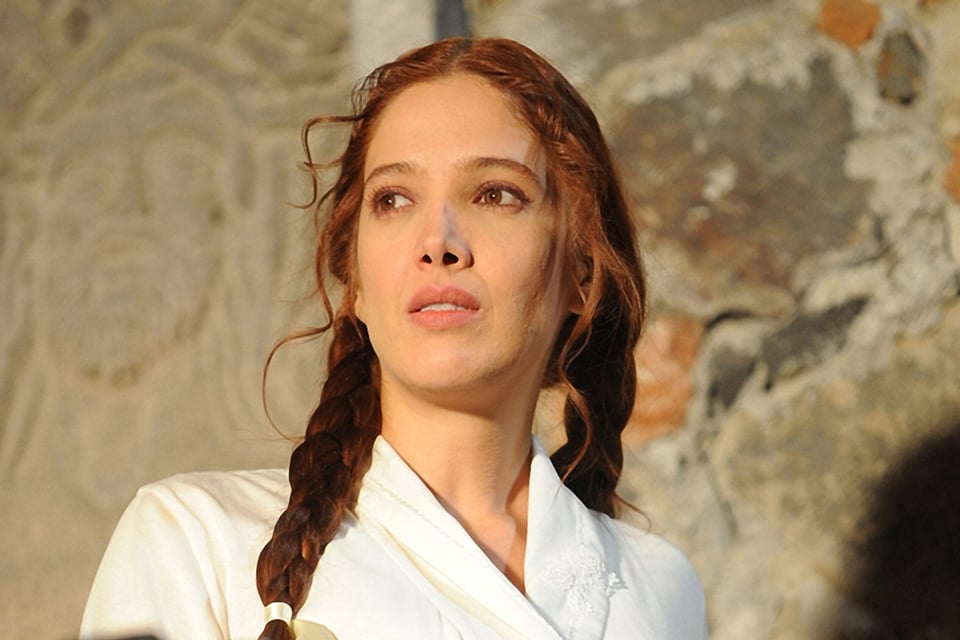Adela Noriega, Quinceañera, protagonist, soap operas, MundoNOW