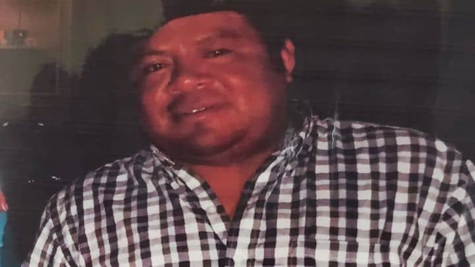 plaid shirt, murdered immigrant, armed robbery, Florida, MundoNOW
