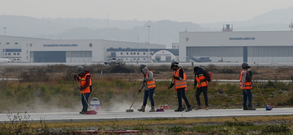 Desplome en Aeropuerto de México deja saldo mortal