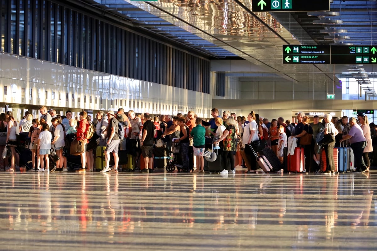 Aeropuerto Heathrow cierra por un incendio y deja en caos al tráfico aéreo mundial