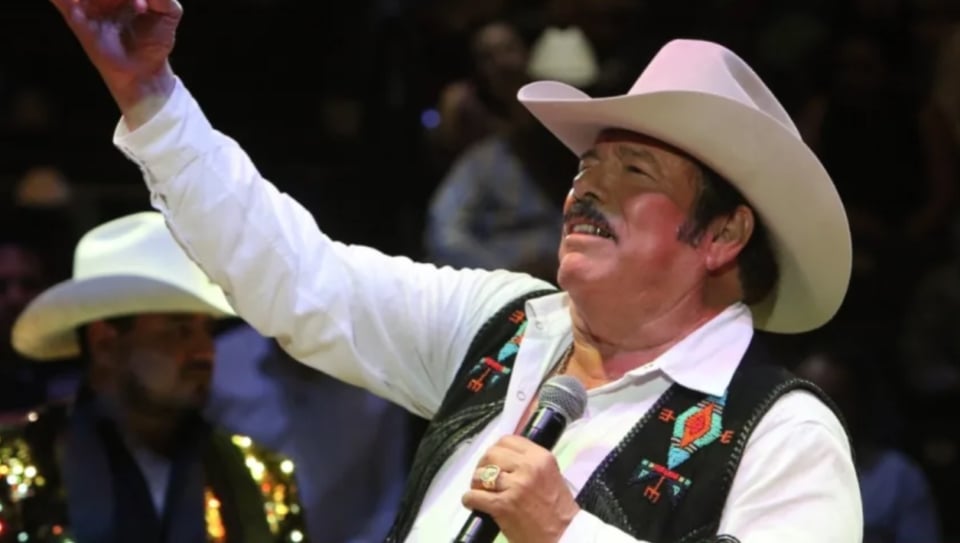 Lalo Mora habla sobre el video en donde aparecía tocando de manera indebida a sus fanáticas (VIDEO)