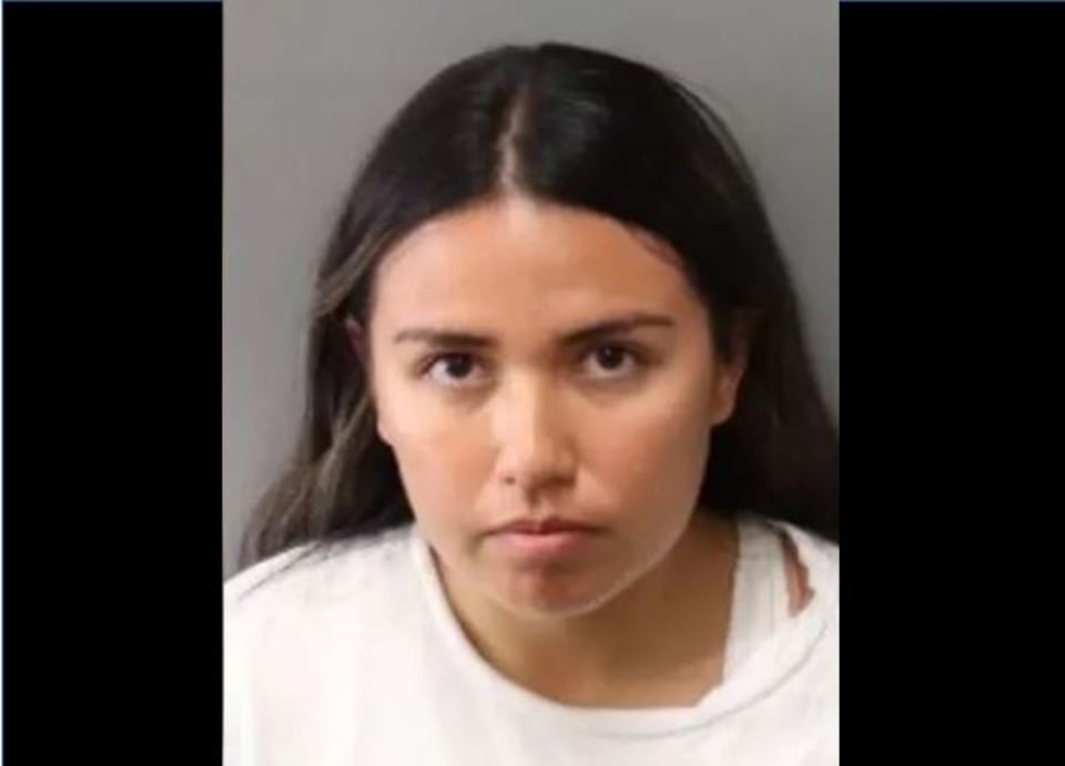 A Amanda Quiñonez se le habría subido la pasión con un estudiante y terminó tras las rejas