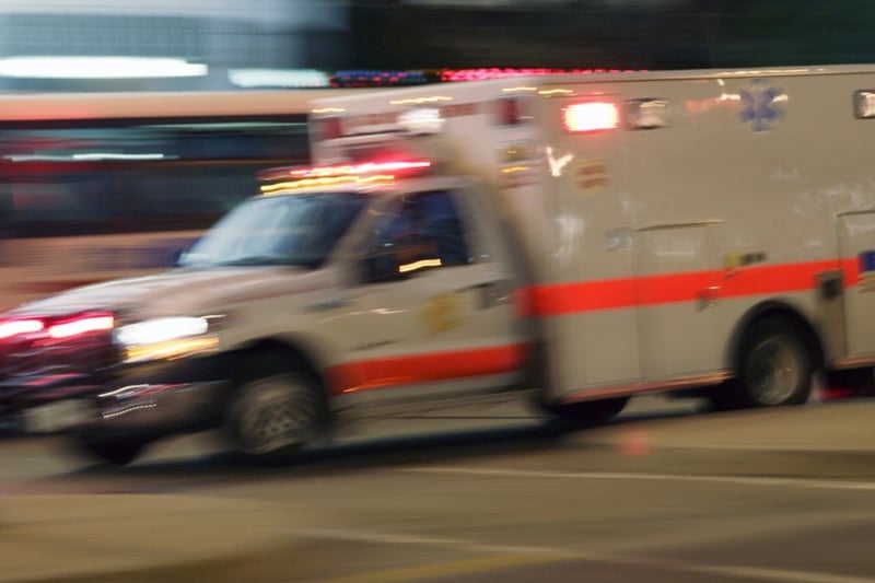 Investigación, ambulancia, volcadura, muerte, Sidney