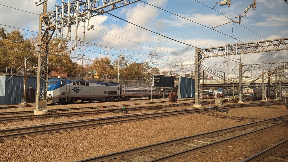 Tragedia en un Amtrak: Mueren 1 niño y dos adultos en choque en Nueva York