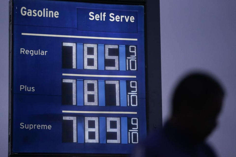 Biden pedirá suspender los impuestos a la gasolina y diesel durante 3 meses