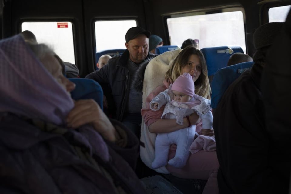 Al menos 30 muertos y cientos de heridos tras ataque a una estación de tren en el este de Ucrania