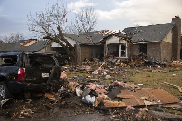 Fuertes tornados golpean Texas y Oklahoma y dejan heridos