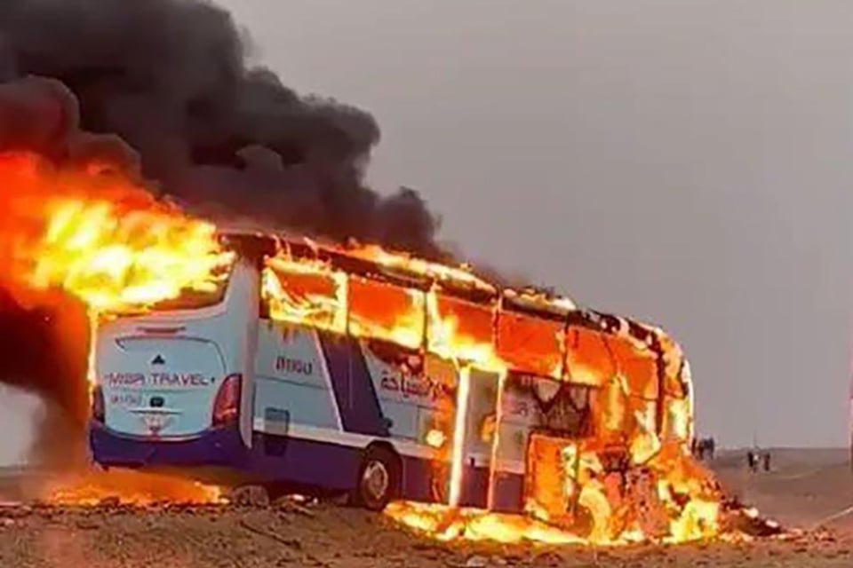 Al menos 10 muertos en choque de bus turístico con camión en Egipto