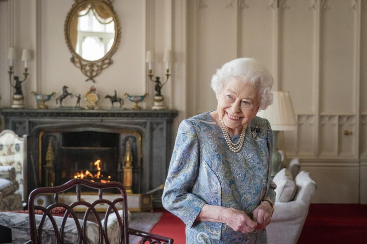 REINA ISABEL II