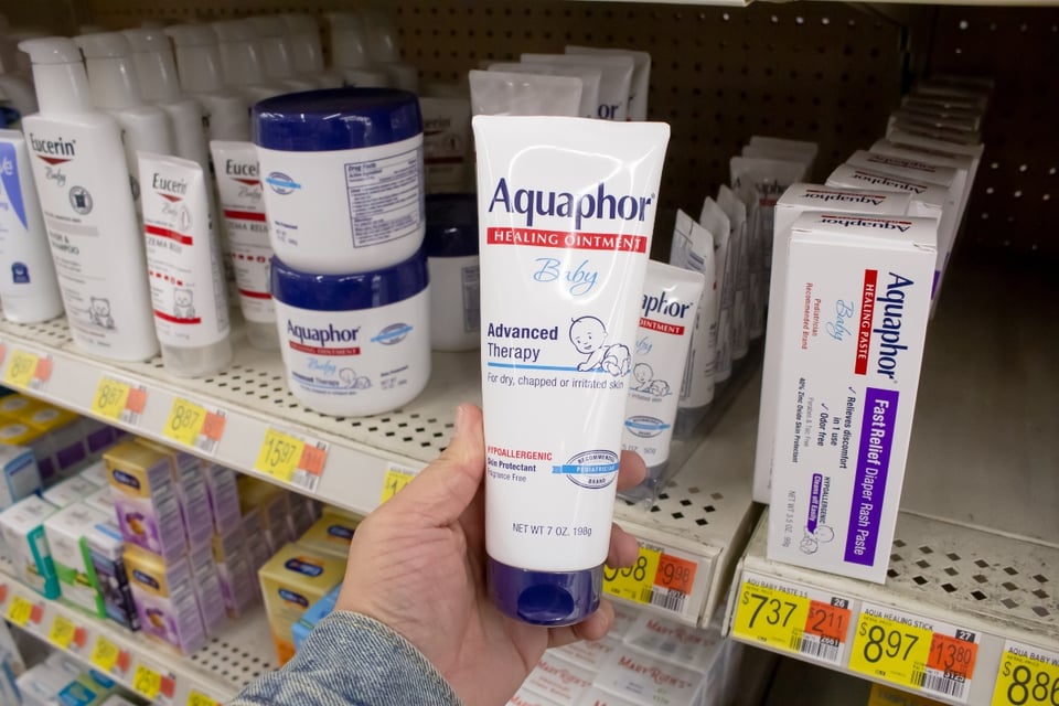 5 usos del Aquaphor para tu rutina de belleza que no sabías featured image