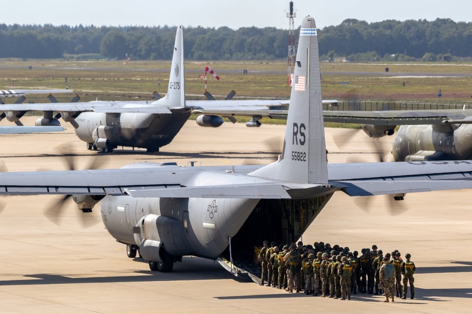 ¡Surge alerta! Las bases militares de EEUU en diversas partes del mundo activan advertencia por posible ataque featured image