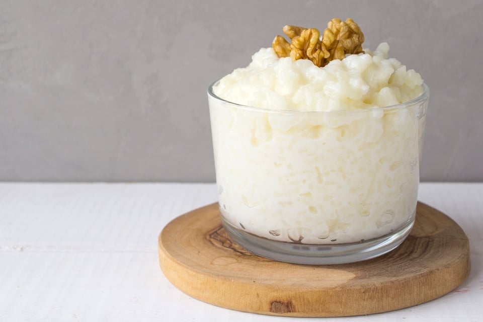 arroz con leche receta, agua, canela, pasas, MundoNOW