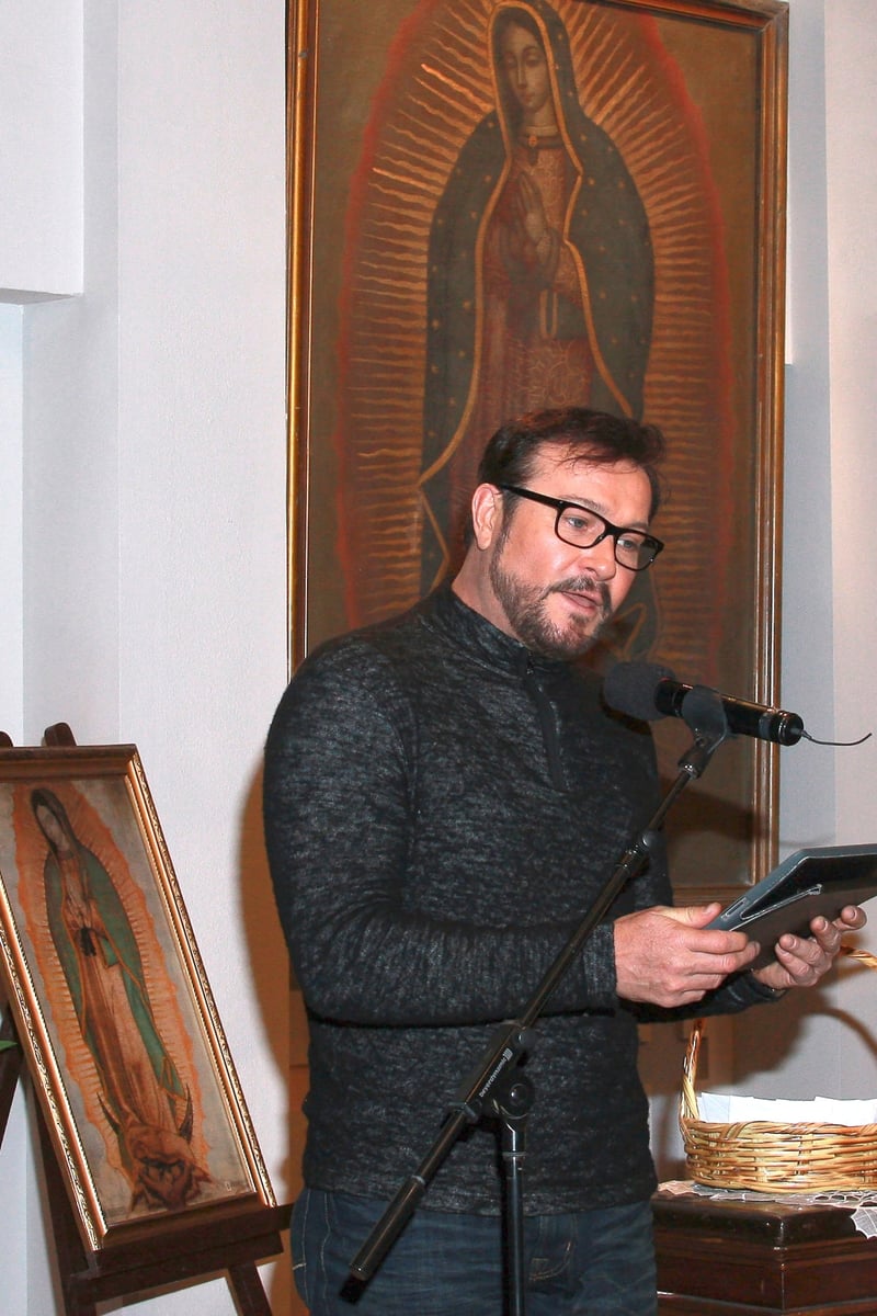 Arturo Peniche mom, soap operas, Televisa, singer, MundoNOW