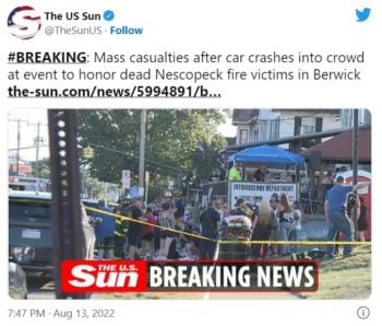 Auto atropella multitud muerto heridos