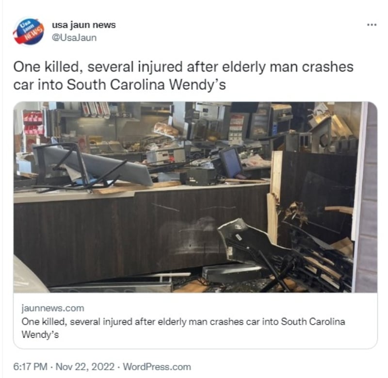 Auto se estrella Wendy's: Reportan saldo mortal