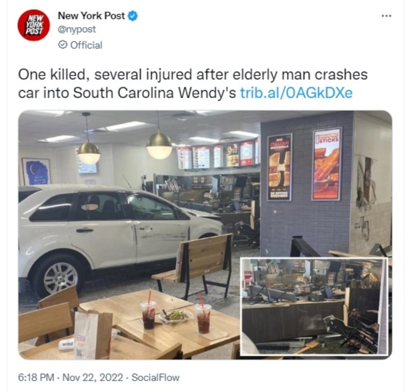 Auto se estrella contra un Wendy's